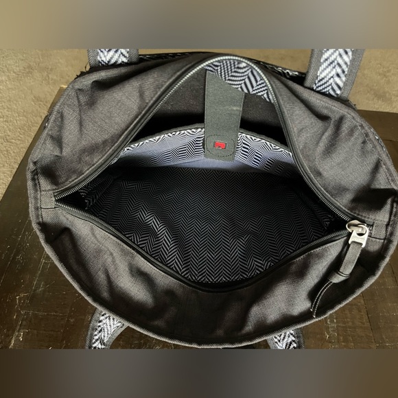 Ogio Hampton’s Tote - Picture 10 of 13